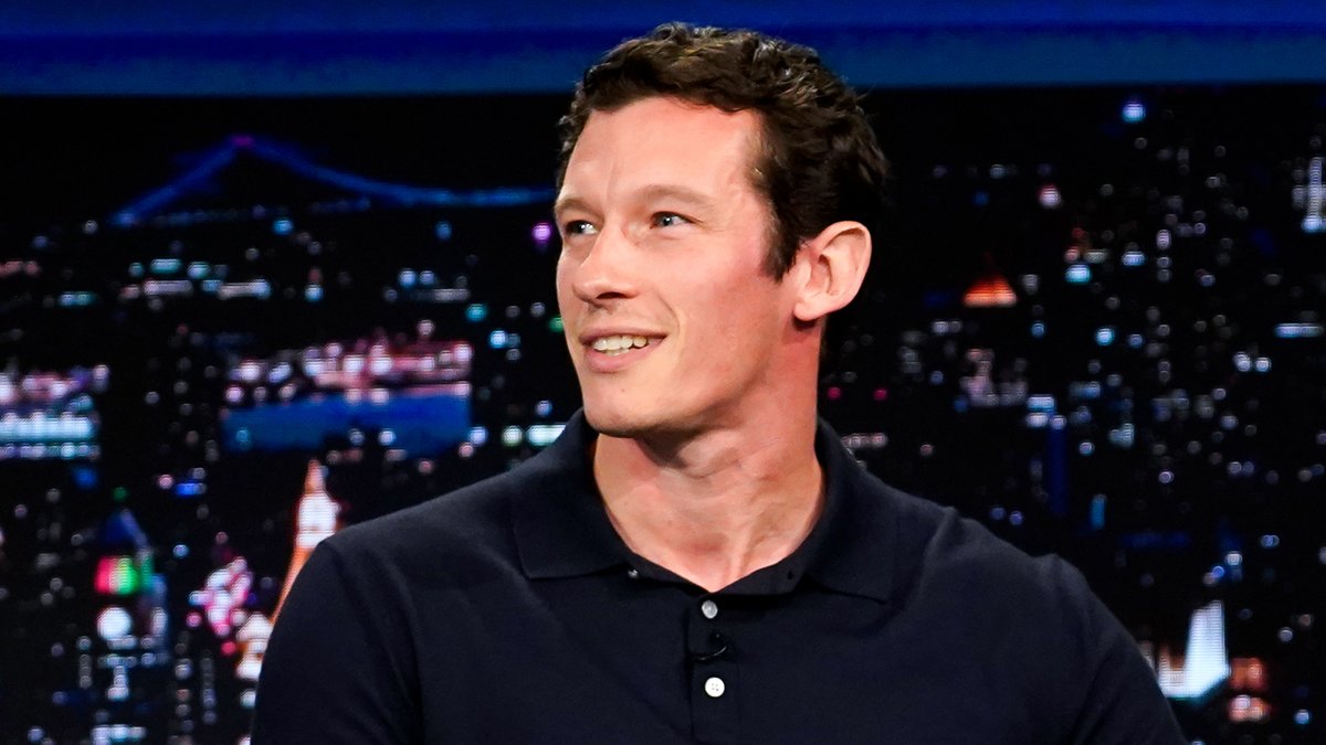 Callum Turner teaches Jimmy how to do a pizza dough toss in honor of One Night Only Movie! #FallonTonight