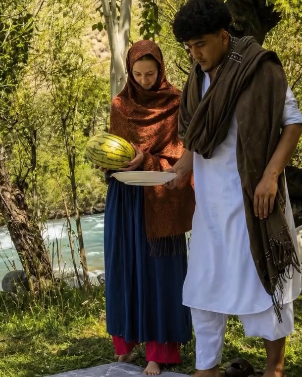 جوان تخاری دختر آلمانی را برای چکر به تخار برده است. #حبیب_عزیزی #تخار