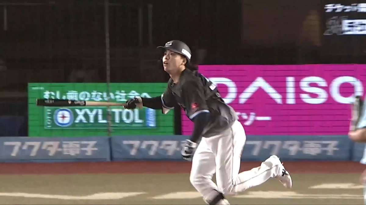 自身4年ぶりの一発！！💥💥 千葉ロッテ 小川龍成 選手の今シーズン第1号2ランホームラン！🌈 👇スマホ・テレビで試合観戦！