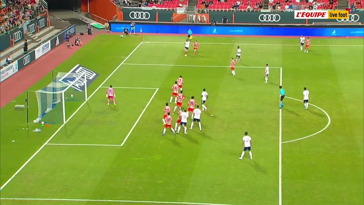 Felipe Chávez s'y reprend à deux fois mais ouvre le score pour le Bayern Le direct sur L'Équipe live foot > #lequipeFOOT