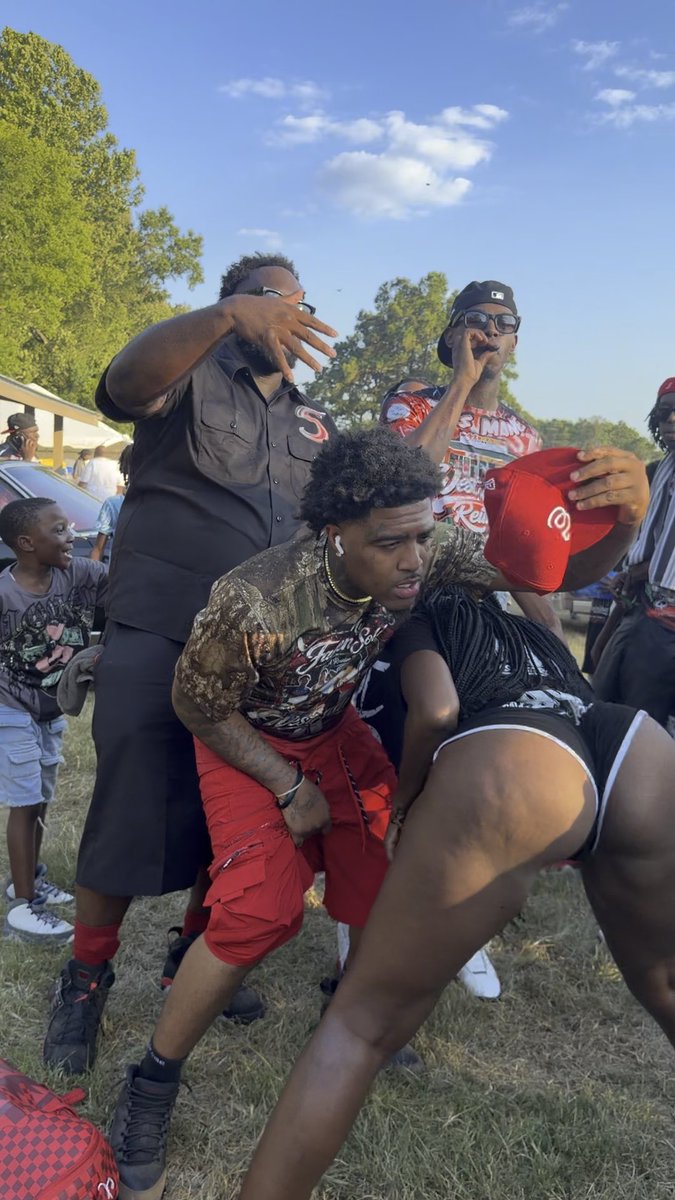 throw dat 🍑 bacc Lah Jam