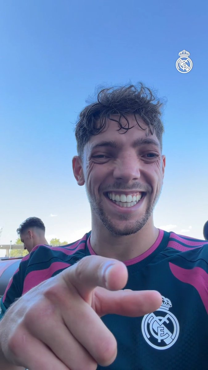 Vini Jr ja tomou um susto pensando que a harmonização já tinha se desfeito 😂🤯 Até a risada mudou