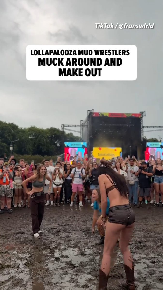 A pair of women brought a little romance to Lollapalooza's mud pit ... trading body slams for a lip-lock after their filthy face-off. TikTok / franswlrld