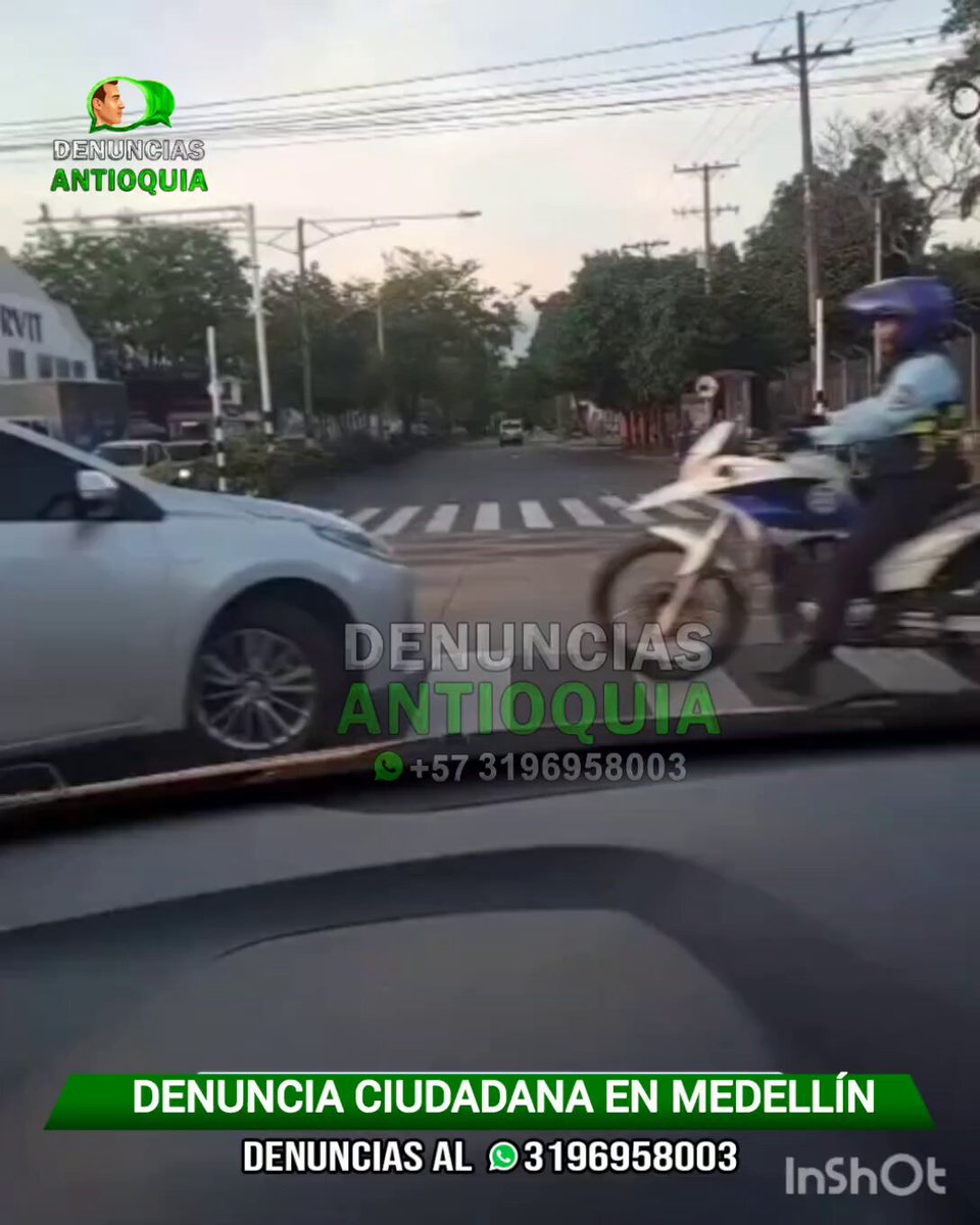 🚨 #Medellín/ conductor de vehículo realizó un giro prohíbo en el semáforo de la calle 30 con carrera 65 Barrio Belén sector industriales posteriormente huye del lugar al ver un Guarda de tránsito. #DenunciasAntioquia