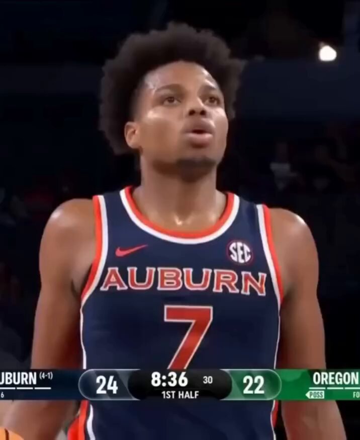 NEW: Kentucky conducted a zoom call with Auburn wing Keyshawn Hall on Monday, per Tristan Pharis. Averaged 19.9 points and 7.1 rebounds this past season at Auburn. He was also a player Kentucky reached out to last offseason when he entered the transfer portal.