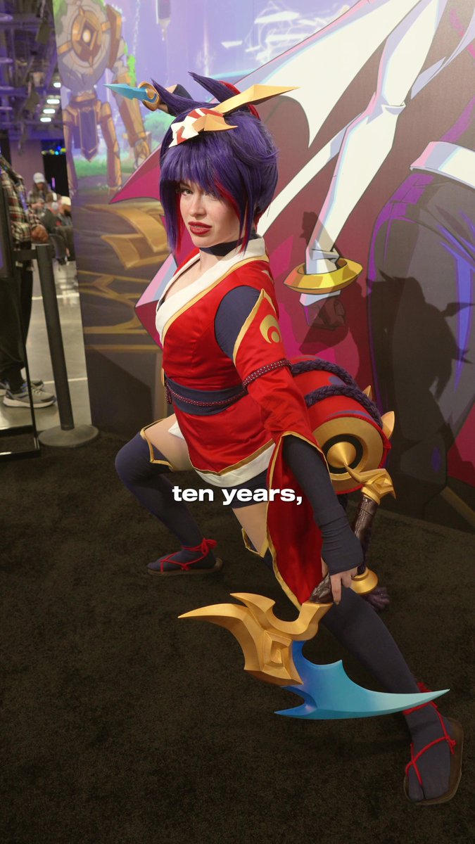 blood moon akali cosplay by Carbon