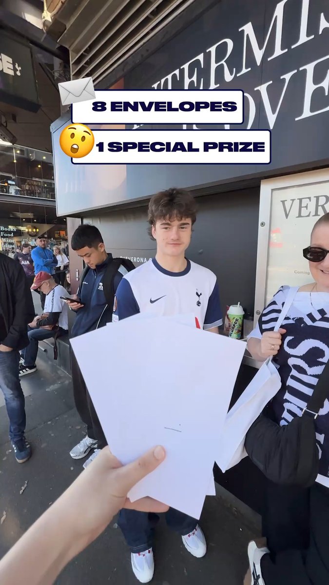 Eight envelopes, one special prize! 📩 Treating some lucky fans at Spurs House to an unforgettable experience at open training 🤩