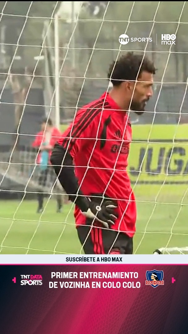 🤟🧤🏁 ¡Primer entrenamiento de Vozinha en #ColoColo! #DataxTNTSports te trae imágenes exclusivas de la sesión de este martes del portero de Cabo Verde junto a Gabriel Maureira y parte del staff Albo.