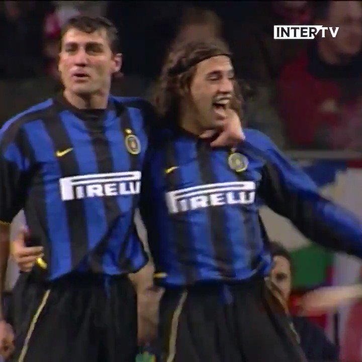 Hernan Crespo with one of the best headers the UEFA Champions League has ever seen!