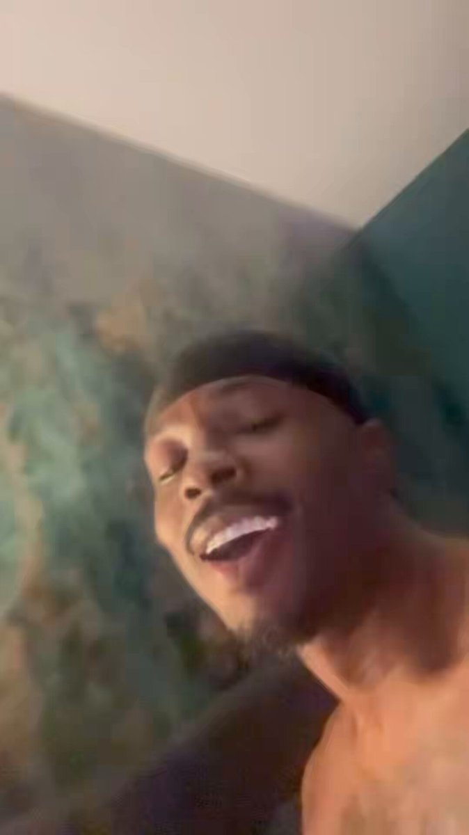 Xaddy reads his ex boyfriend Pablostrokes and says he love all the drugs 👀