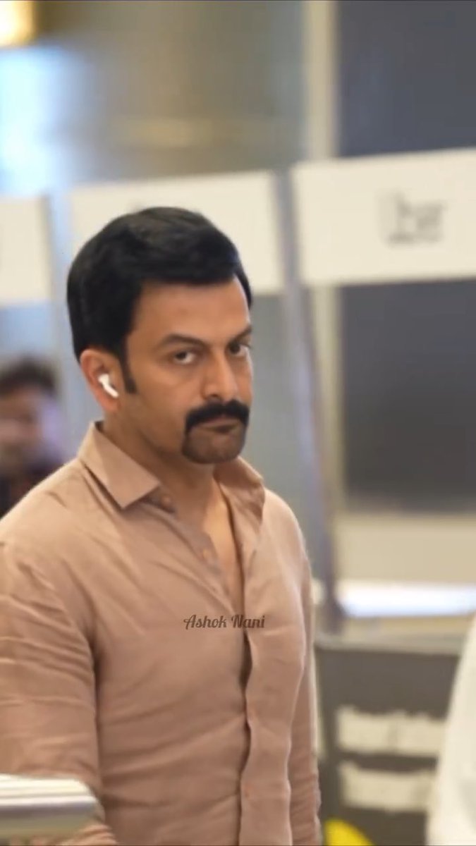 Kumbha #Prithviraj arrives in Hyderabad to join shoot!! #MaheshBabu | #Varanasi