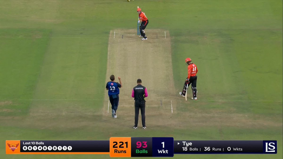 Carnage at Headingley! 😱👏