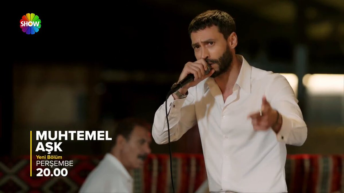 Ekin Koç şu şarkı performansı ile bile oyunculuk dersi veriyor.Girdiği rolden çıkmadan Kadir Emindağ versiyonunda “Nankör Kedi”yi yorumlamış gayette güzel söylemiş.