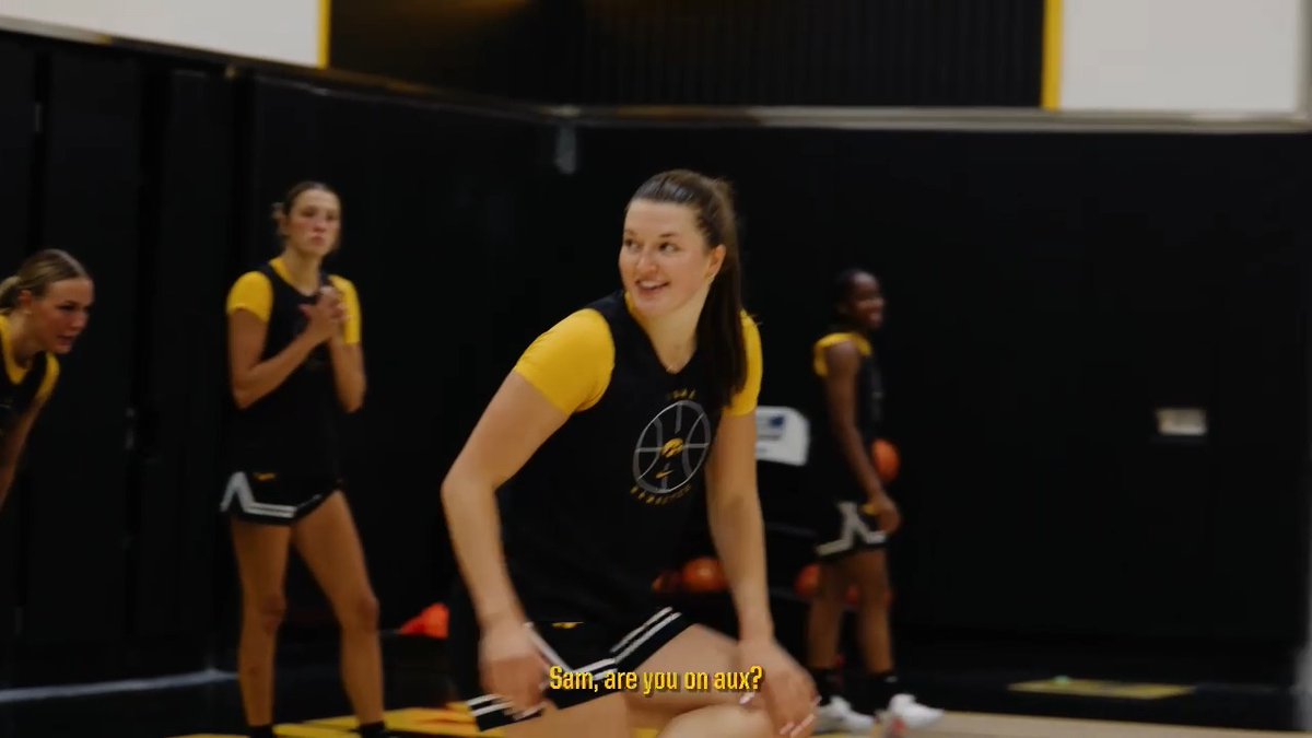 Strem on the mic. 🎙️ Taylor Stremlow x #Hawkeyes