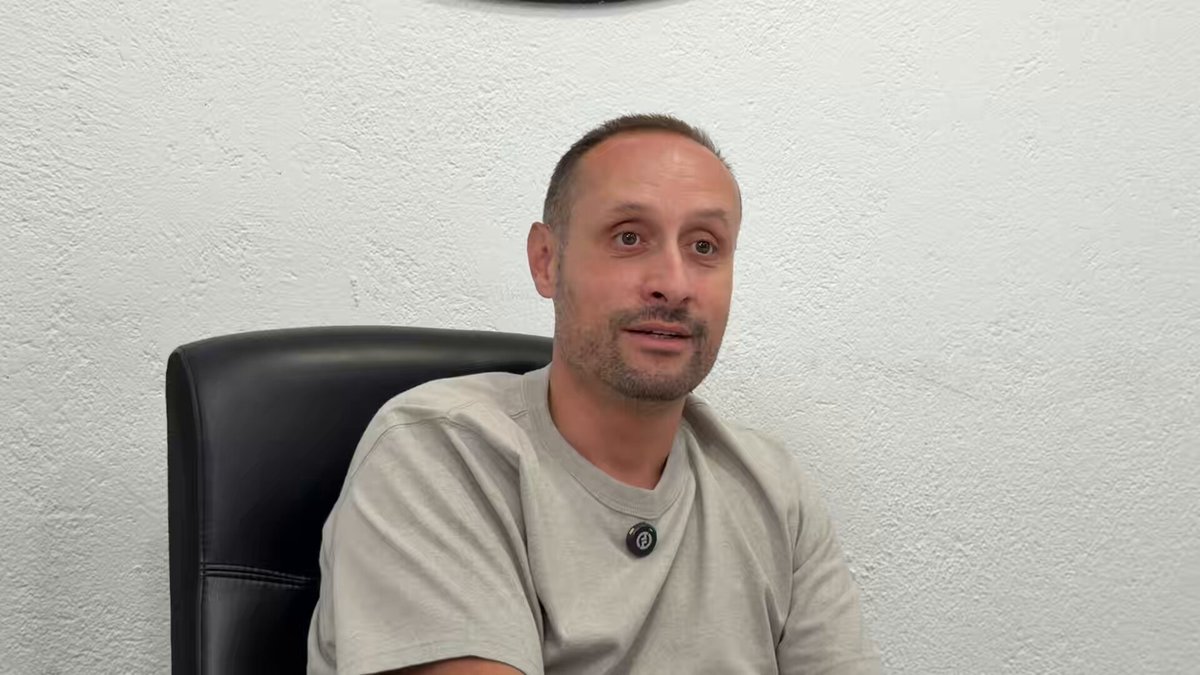 No se esconde José Manuel Pérez, el DG de la Unió Esportiva Sant Andreu. No van a ser de los presupuestos más bajos de la categoría, comenta que estarán en la zona media-baja y avisa que el dinero no lo es todo: 🗣️ “El Club Esportiu Europa la temporada pasada con el presupuesto más bajo hicieron playoff a Segunda” Próximamente la entrevista completa #SantAndreuGolSinVAR en YouTube