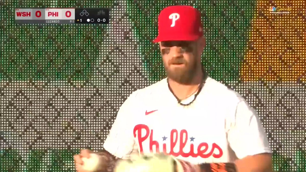Bryce Harper's making his 1st appearance in RF since April 16, 2022 He caught a flyout on the 1st pitch of the game!