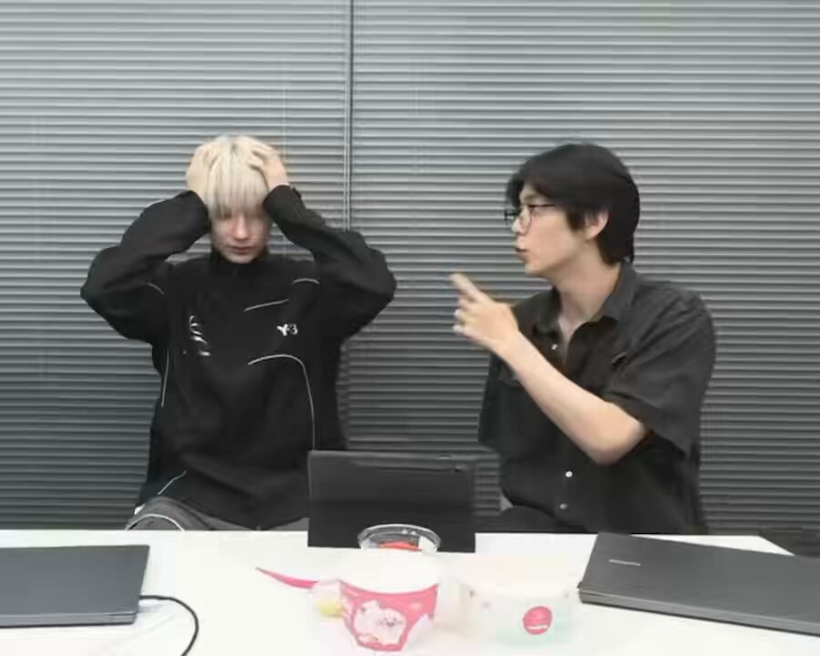 🐰 do you want to play league 1:1? 🐧 hyung, i’d beat you 🐰 HAHA! 🐧 hyung, didn’t you just get that rank easily? 🐰 HOHO! 🐧 hyung, don’t you lose to bronze rankers too? 🐰 HEHE!