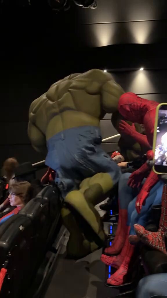 A fan dressed up as The Hulk and went to watch ‘SPIDER-MAN: BRAND NEW DAY’ (via samsational31 | TikTok)