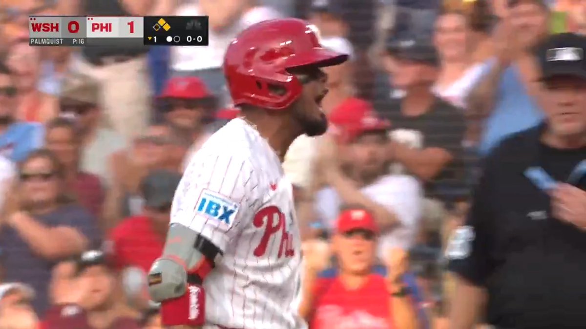Luis "La Regadera" Arráez estrenó su nuevo uniforme con este RBI abriendo la pizarra. ¡Bienvenido a los Philadelphia Phillies!