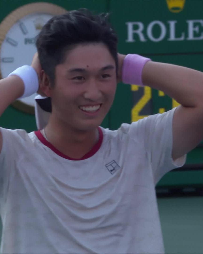 Shang shining bright 🌟 Jerry saves FIVE match points for a first Top 20 win of 2026, over Rublev 7-5 4-6 7-6! Juncheng Shang #NBO26