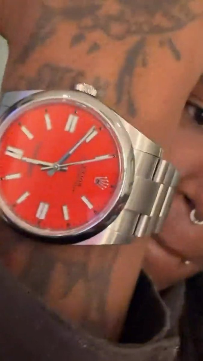 Nine Vicious shows off his and his producer’s Rolex collection while throwing shots 👀 “which of your producers got this?” “your daddy a ho” 😭
