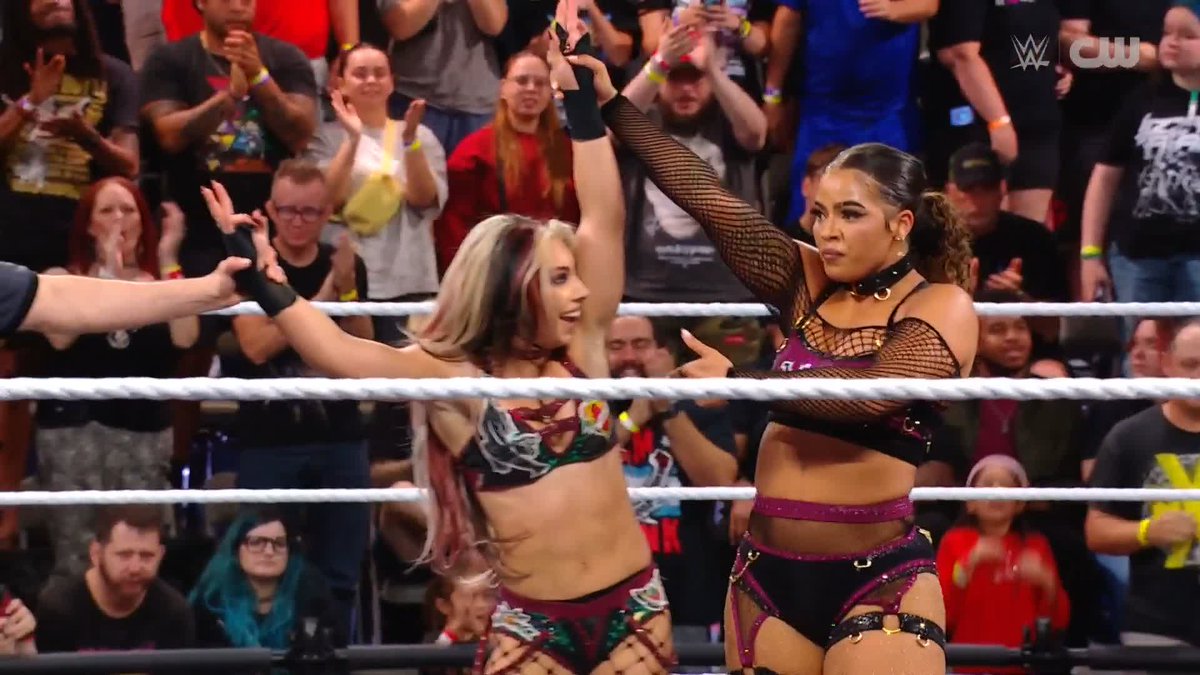 Teamwork makes the DREAM WORK ✨ What a win for 𝙹 and THEA HA!L!