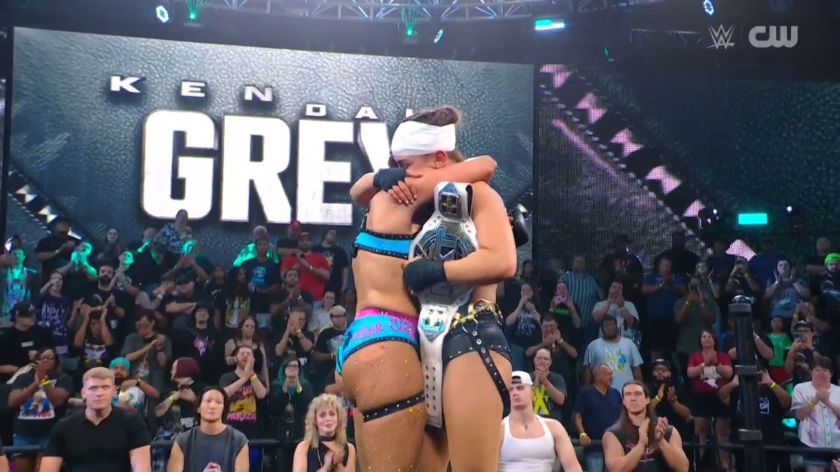 What a show of RESPECT between these two 🤝 The future is BRIGHT! Kendal Grey | Valerie Loureda