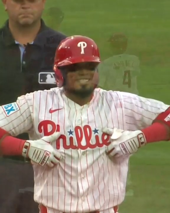 ¡Bienvenido a Phillies! Luis Arráez debutó en Filadelfia con dos imparables en la victoria sobre los Nationals (5-0).
