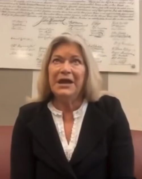 🚨😡 I’M TIRED 😡🚨 Cynthia Lummis didn’t hide her frustration on the Crypto in America podcast. She warned that endless negotiations and political games are preventing Congress from delivering the regulatory clarity the crypto industry has been waiting for. Her message was simple: It’s time to vote. Pass the CLARITY Act.
