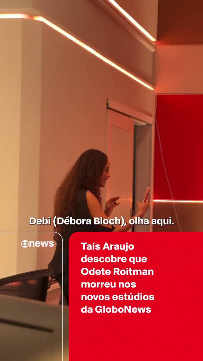 Taís Araújo descobriu que estava no mesmo estúdio onde foi gravada a morte de Odete Roitman em #ValeTudo (1988) e a reação dela foi simplesmente ligar para Débora Bloch ao ver a placa: "Aqui morreu Odete Roitman"