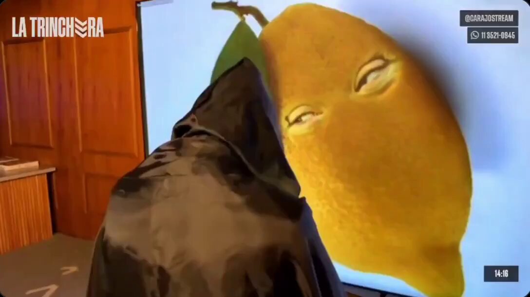 Si te enojás con el humor acido de este tipo, dejame decirte que sos un pelotudo, probablemente votante del kukismo amarillo (PRO) y te mereces 100 años de peronismo. Ni un paso atrás gordo leyes.