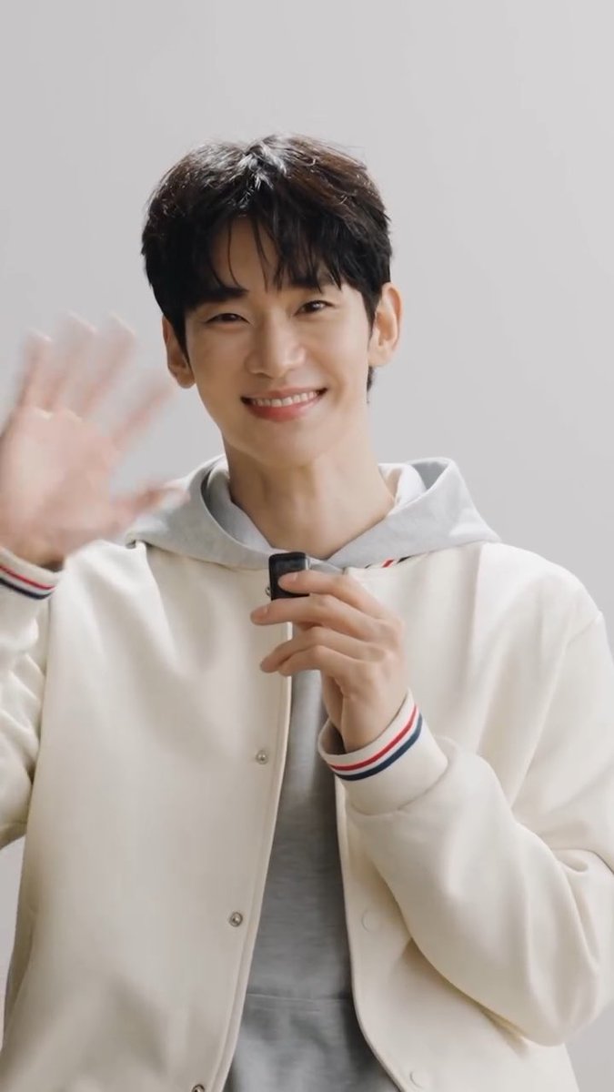 [0805] #KimSoohyun congratulated BENCH on its 39th anniversary.