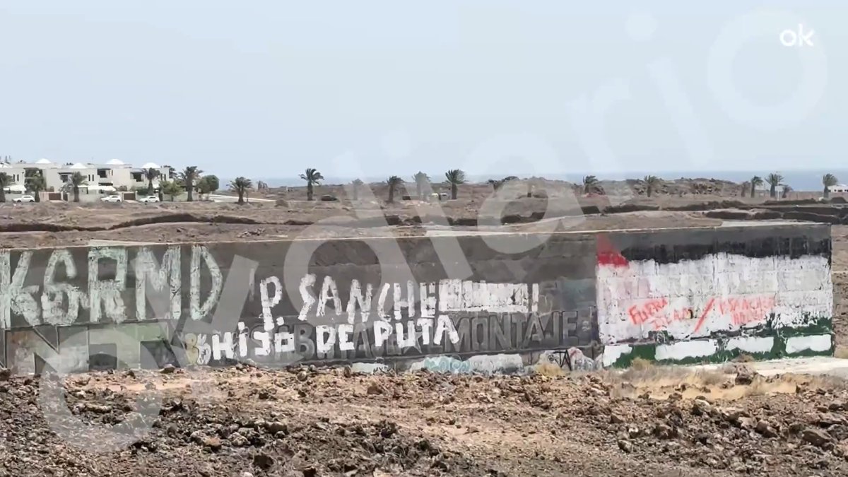 🔥🔴 Los servicios de seguridad de Pedro Sánchez limpian una pintada de “P.S. H.P.” que había a dos kilómetros de La Mareta en tan solo 24 horas. Zona de exclusión de 700.000 metros, limpieza de pintadas premium… Este es el trato VIP que recibe el Presidente mientras Ceuta sigue sufriendo sus políticas migratorias. Exclusiva de okdiario.com.