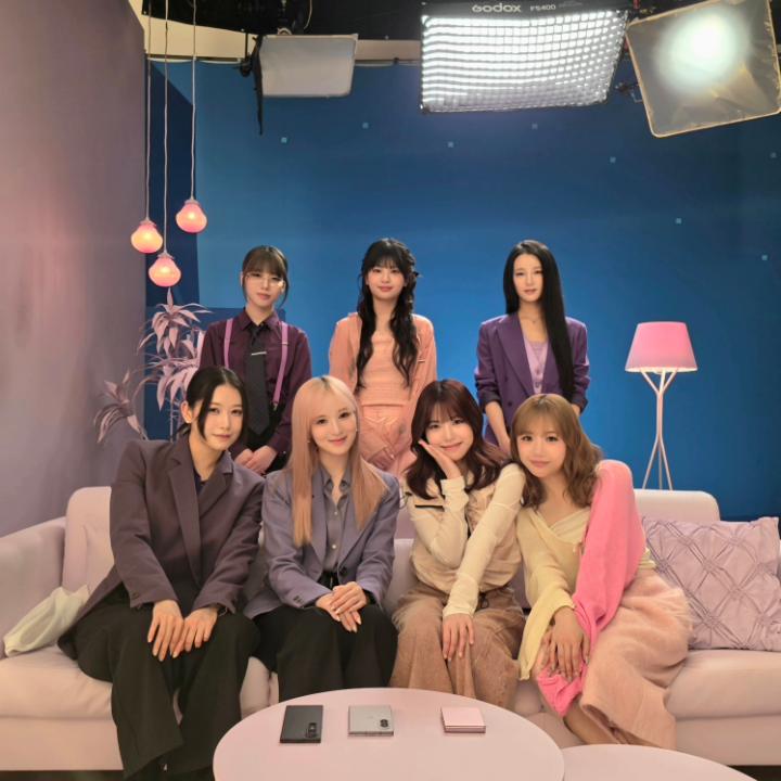 \First Meet Galaxy✨️/ #ME_I ( ME:I )が明後日発売される #SamsungGalaxy 最新の折りたたみスマホシリーズに初対面📱👀 ME:Iメンバーの素のリアクションにご注目😍 #Galaxyで撮影 ドコモで予約がおトク🎵 予約キャンペーンは明日まで💨 特設サイトはこちら👇
