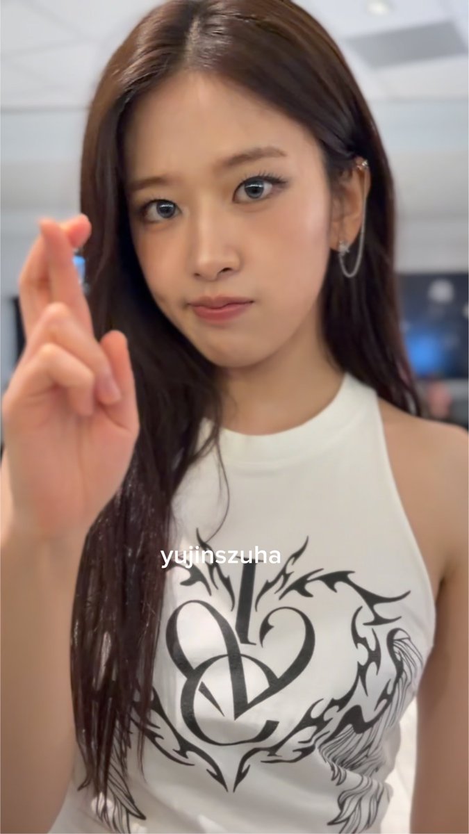 260804 SWIA IVE OAKLAND SEND OFF Thank you for the cute birthday message 🥰🤞 I think she’s even more excited than me 🤣🥂 #IVE #아이브 #ANYUJIN #안유진 #YUJIN #유진 #SHOW_WHAT_I_AM