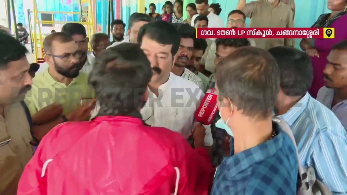 എന്തൊക്കെ ആണ് ഇവിടെ നടക്കുന്നത് അതൊരു Camp ആണ് ജനങ്ങൾക്ക് ഭക്ഷണം കിട്ടിയില്ല എന്ന് അവർ തന്നെ ഇതിന്റെ അവസാനം പറയുന്നത് കാണാം തർക്കിക്കാനും ഭീഷണി പെടുത്താനും മാത്രം വക തിരിവ് ഇല്ലാത്ത ആളാണോ ചങ്ങനാശ്ശേരി MLA?