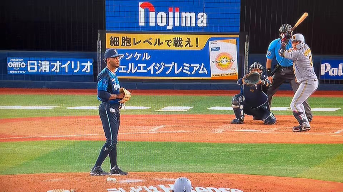 何をしてくれるねん こんなに大差ちけてるのに何の意味があるねんこのデッドボール #阪神タイガース