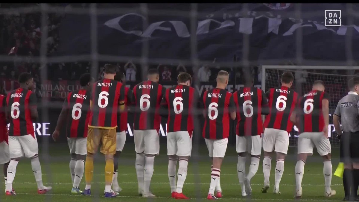 バレージよ永遠に... 時代を超越した偉大なカピターノへ🇮🇹 ミランの選手全員が背番号「６」を 身に纏い哀悼の意を表す ⚽️親善試合 🆚ミラン×インテル 📺DAZN ライブ配信中 #だったらDAZN