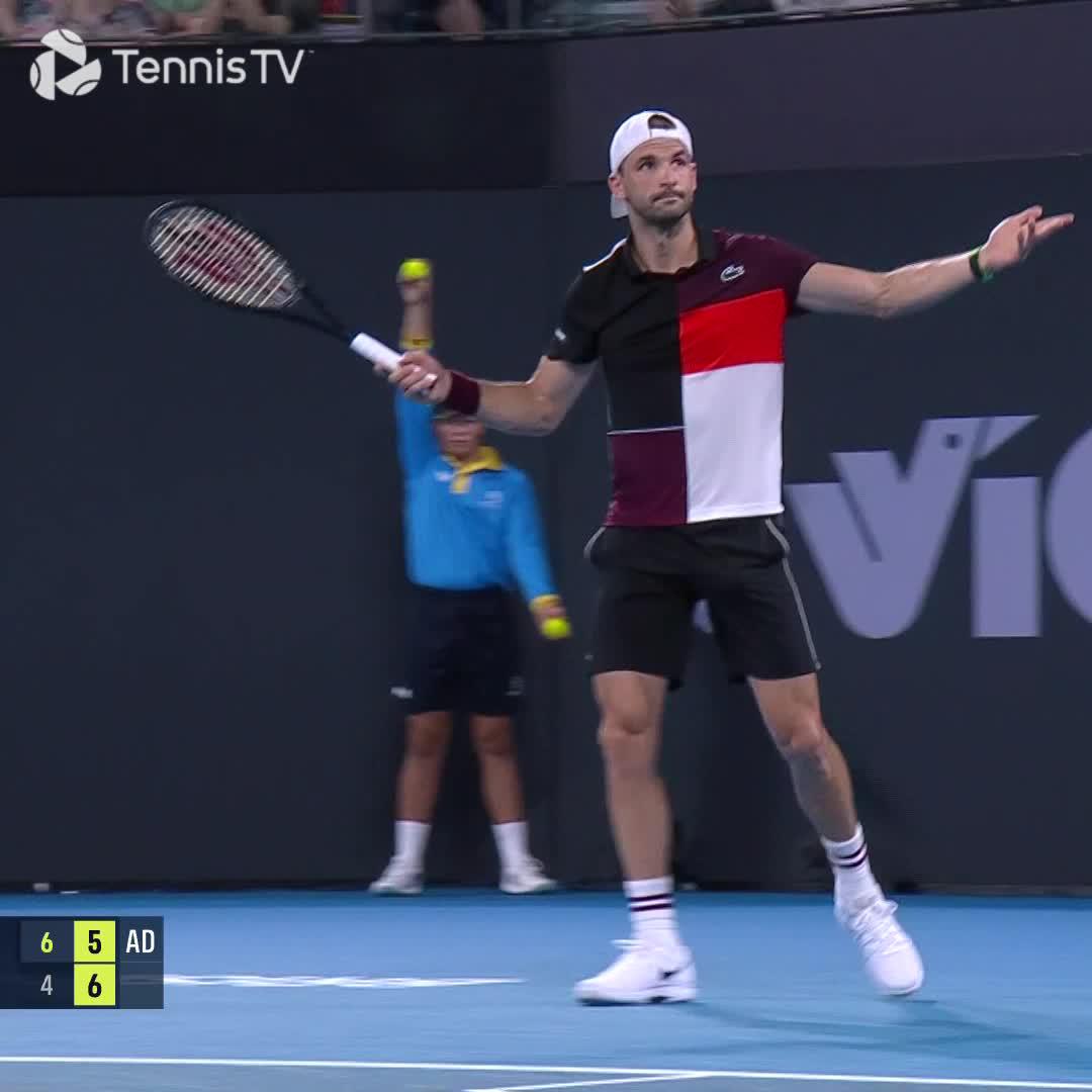 Throwback when Dimitrov hit a perfect smash with broken strings lol...