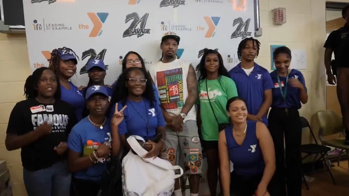 21 Savage and his Leading By Example Foundation host the 10th annual "Issa Back 2 School Drive" in Stone Mountain, Ga., providing backpacks, shoes, food and school supplies to 2,000 students and families. 🤍 📚