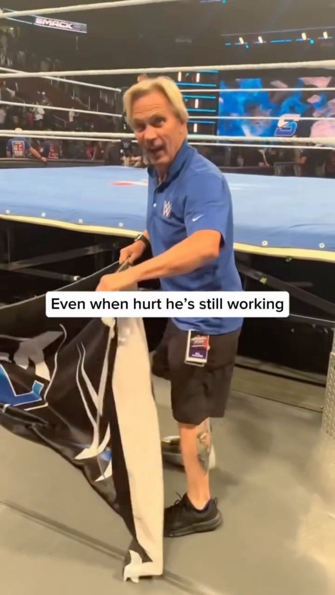 REFEREE CHARLES ROBINSON WAS STILL WORKING SETTING UP THE RING EVEN THO HES IN A WALKING BOOT “Gotta make money man” WHAT AN ABSOLUTE LEGEND & FIRST BALLOT HALL OF FAMER, NO QUESTIONS ASKED 🔥