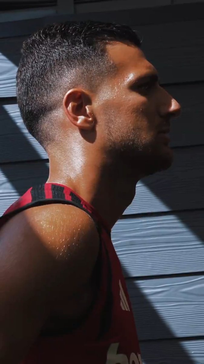 Pumped for the season ahead 🦾 🔋 Diogo Dalot