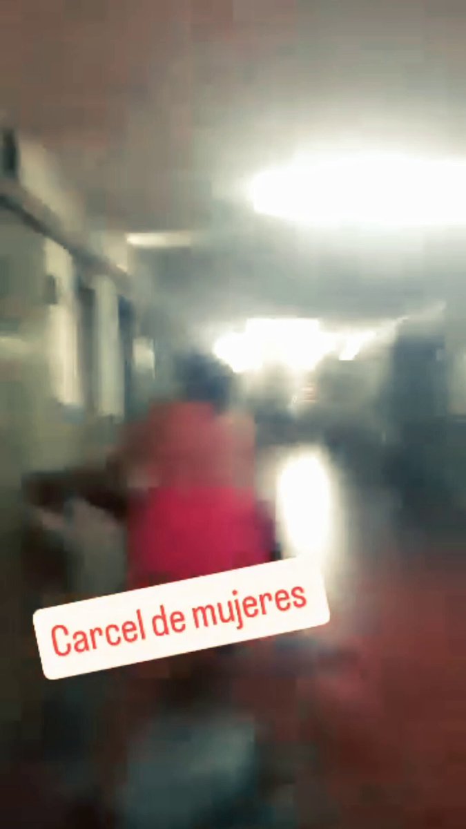 La cárcel de mujeres es tierra de nadie, sin reglas y con las presas en el poder. Seguimos financiando sus vidas, pagamos su luz, el gas mientras ellas se atacan entre sí para robarse las frazadas para el frío