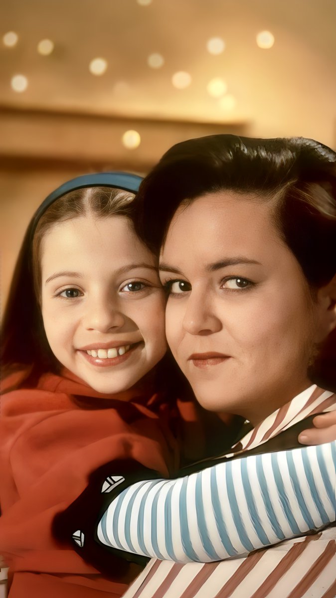 Aug 8 at 11am | HARRIET THE SPY (1996) in 4K Michelle Trachtenberg brought Harriet M. Welsch to life for a generation of young moviegoers ❤️ Catch her unforgettable performance in Bronwen Hughes’ coming-of-age comedy, alongside Rosie O'Donnell, based on Louise Fitzhugh's classic novel. 🎟️ Academy Museum film programming generously funded by the Richard Roth Foundation.