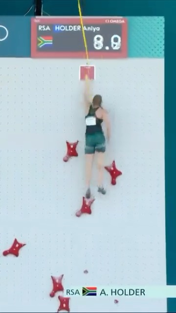 Throwback to Aleksandra Mirosław smashing her own record twice in the same day at Paris 2024 😱 She was the first-ever Olympic gold medalist in women's speed climbing 🥇🧗‍♂️