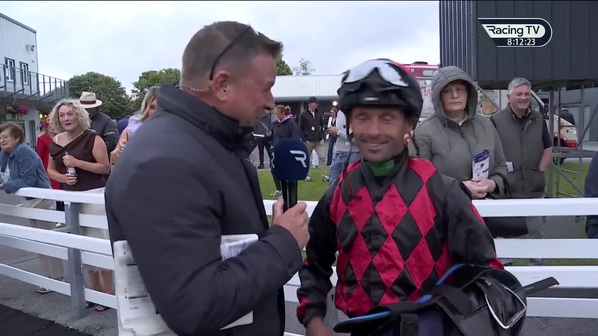 "Dylan and the boys in trouble!" 😆 Rory Cleary is having a good time of things and the Classic-winning rider is in good form here after his double at Sligo Races 👏