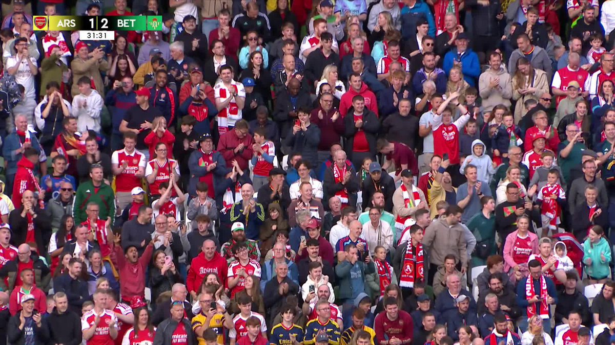 Normal service is resumed with a Gunners goal from the corner 👏 Piero Hincapié gives the Arsenal fans reason to celebrate! 🔴