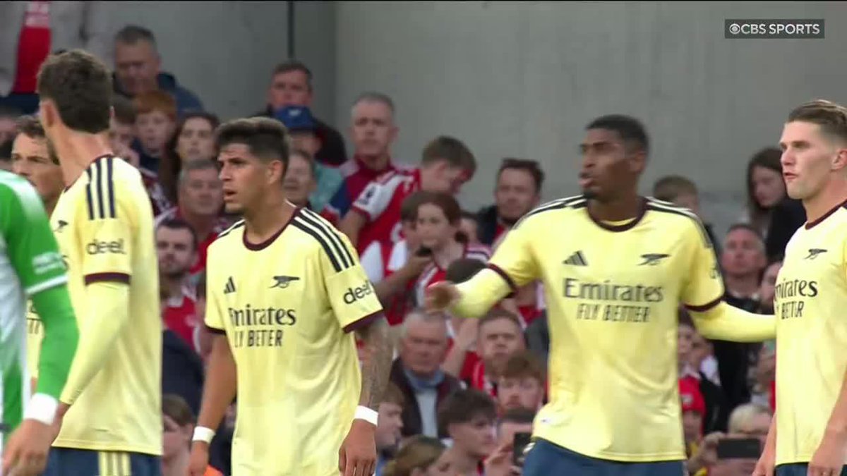 First Arsenal corner, first Arsenal goal ✅ Piero Hincapié heads one home ⚽ Watch Arsenal vs. Real Betis live on CBS Sports Network 📺