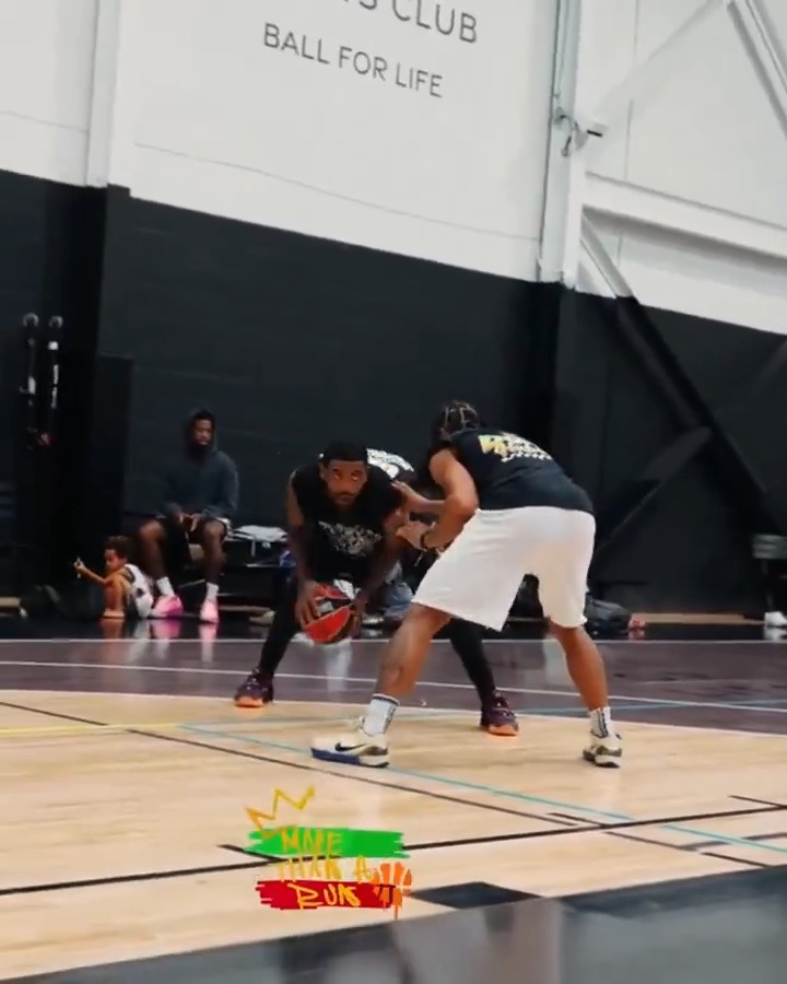 Kyrie Irving & Tyson Etienne exchanging clutch buckets against each other! (Via MoreThanARun/YT)