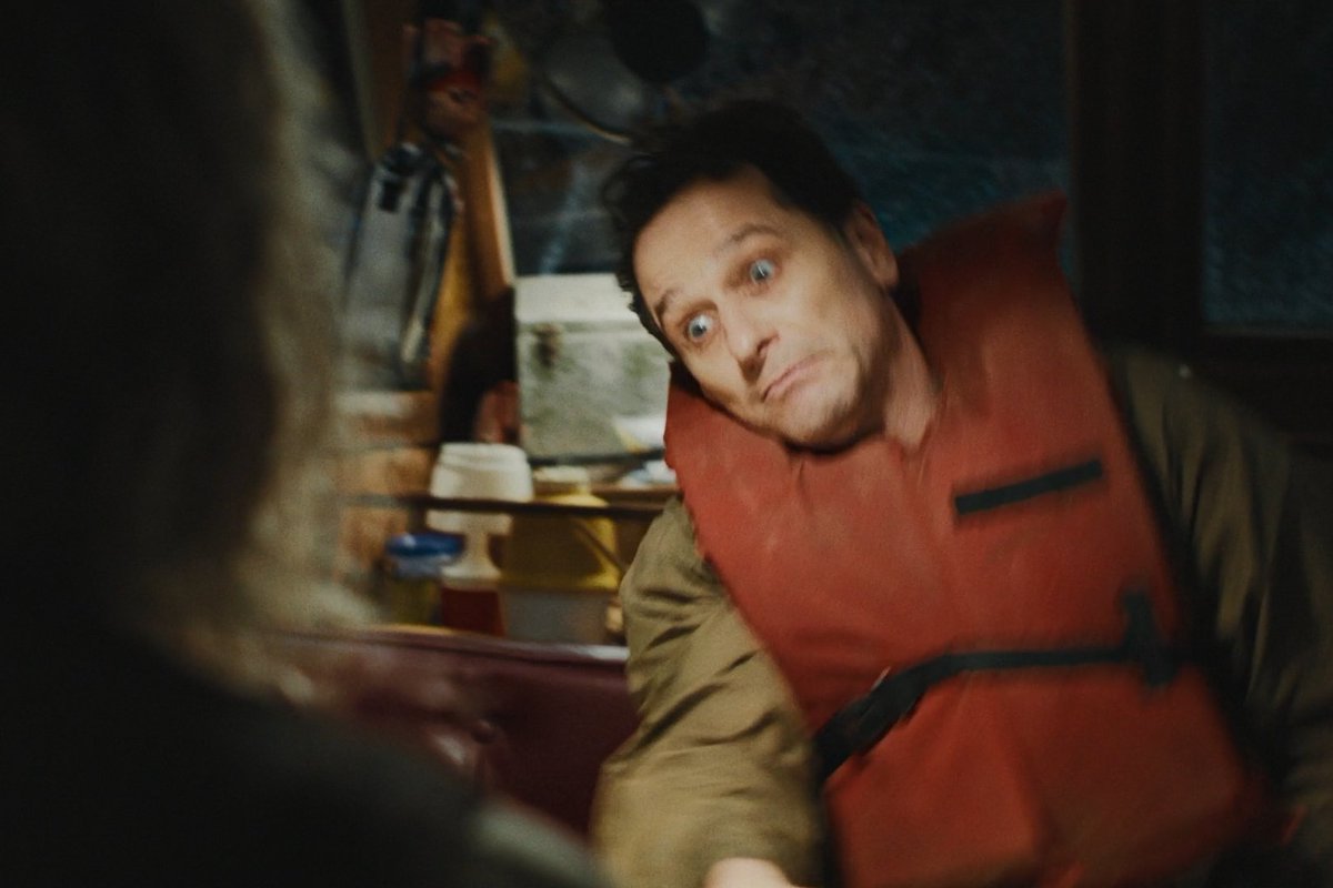 A salute to Mayor Tom Loftis, as portrayed by Emmy nominee Matthew Rhys. #WidowsBay